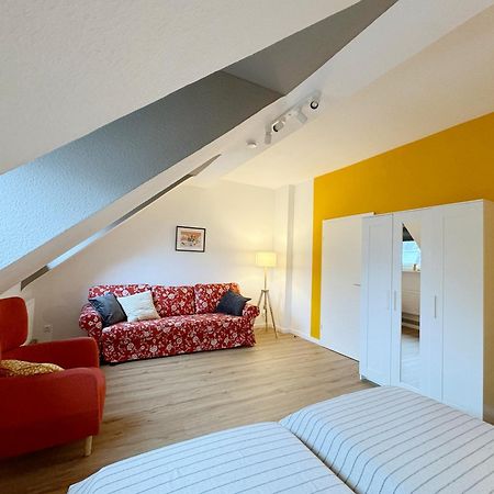 Апартаменты Big Flat With Fresh Renovation, Free Parking, Sonyps, Netflix Дуйсбург Экстерьер фото