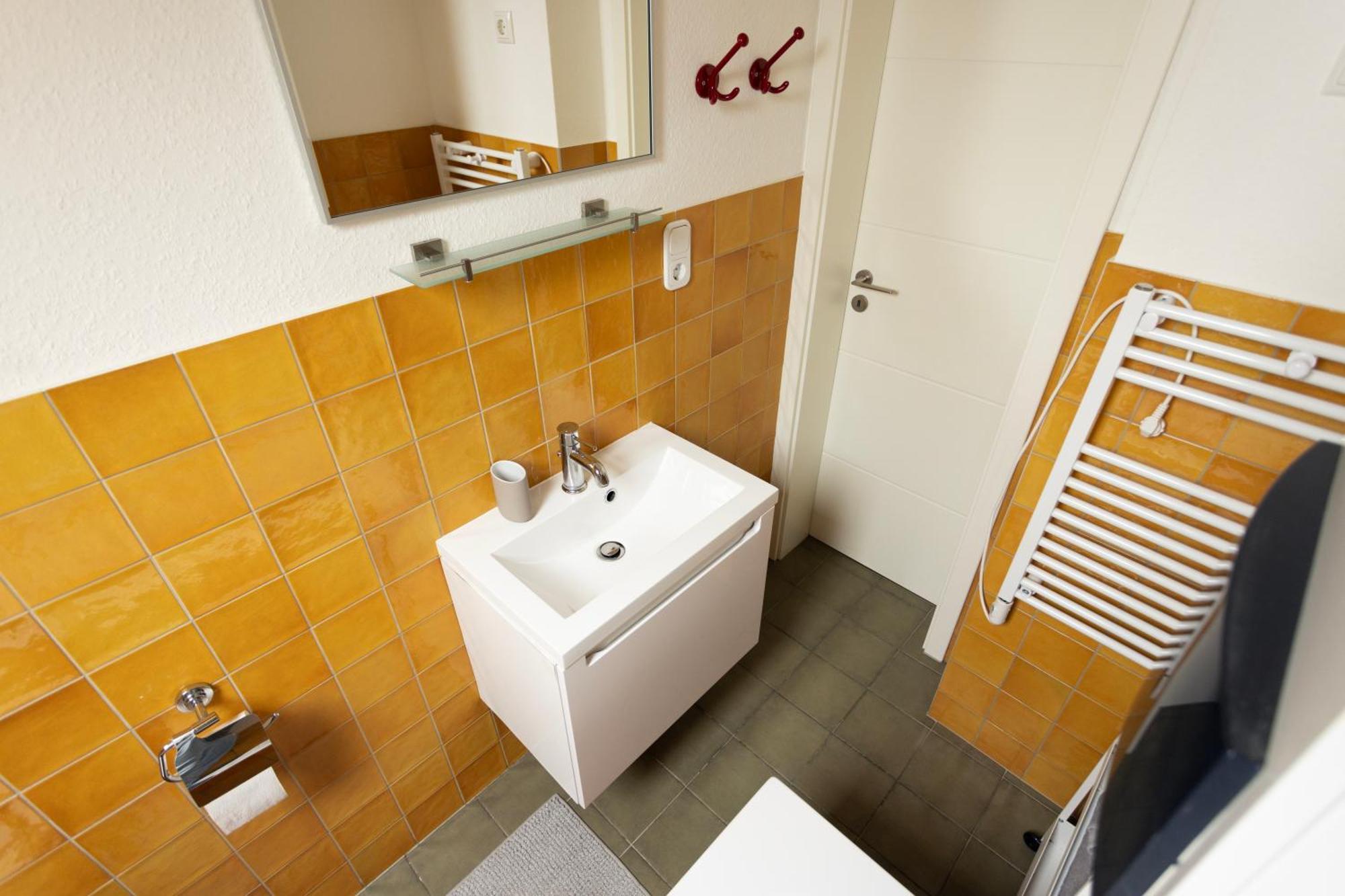Апартаменты Big Flat With Fresh Renovation, Free Parking, Sonyps, Netflix Дуйсбург Экстерьер фото