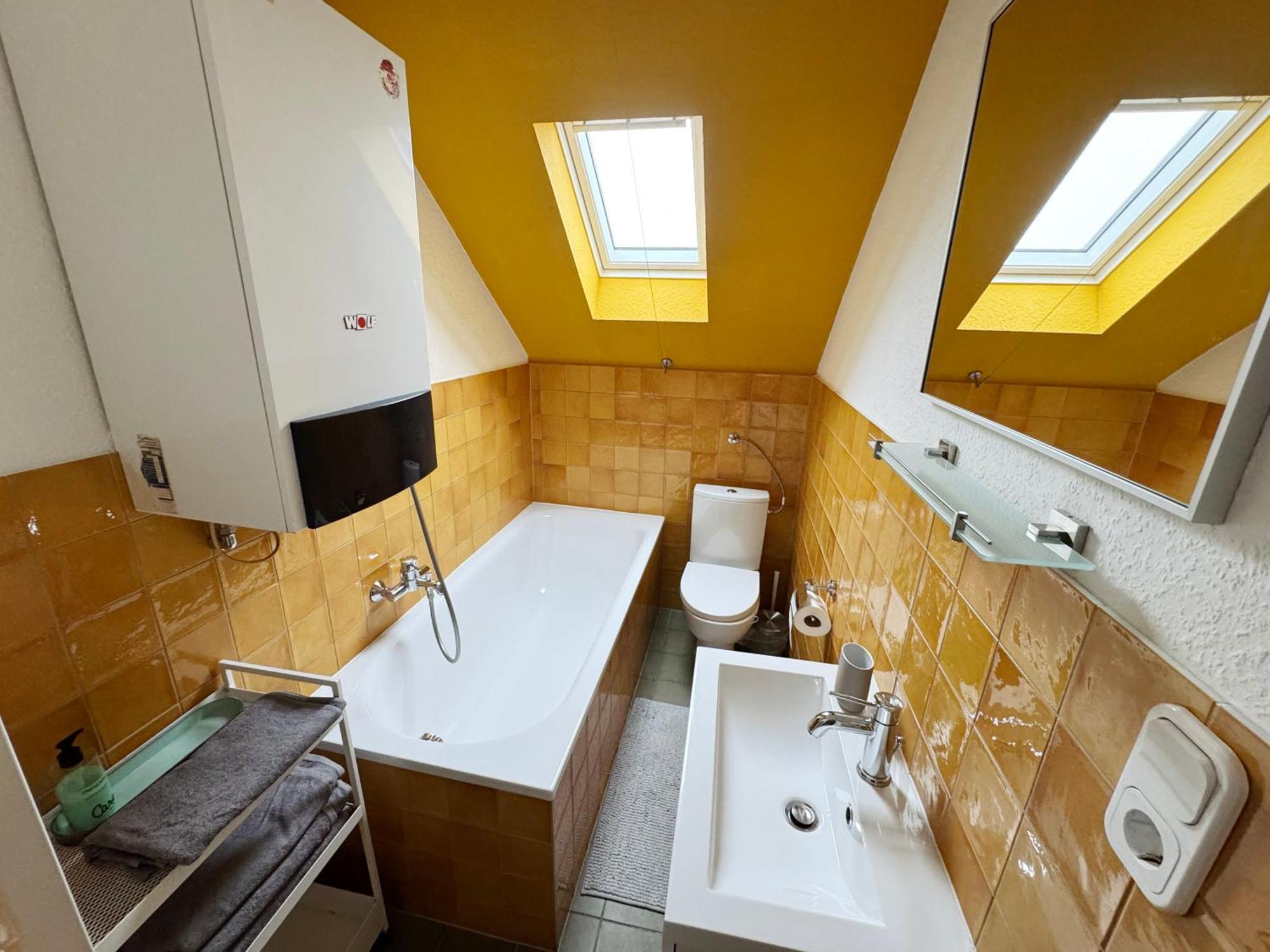 Апартаменты Big Flat With Fresh Renovation, Free Parking, Sonyps, Netflix Дуйсбург Экстерьер фото