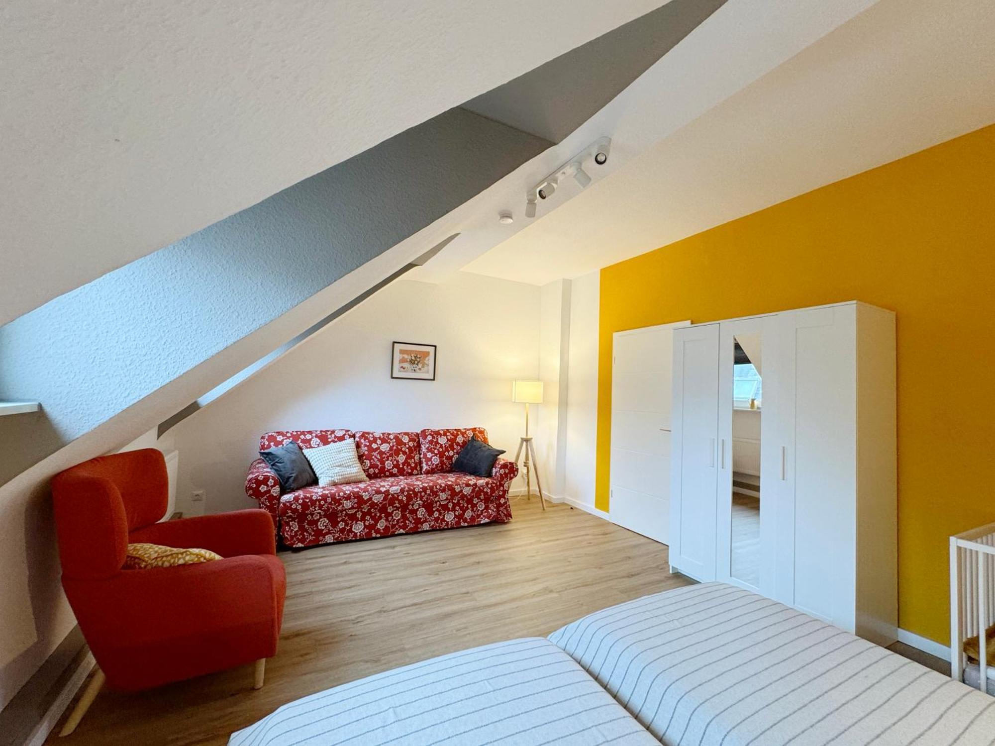 Апартаменты Big Flat With Fresh Renovation, Free Parking, Sonyps, Netflix Дуйсбург Экстерьер фото