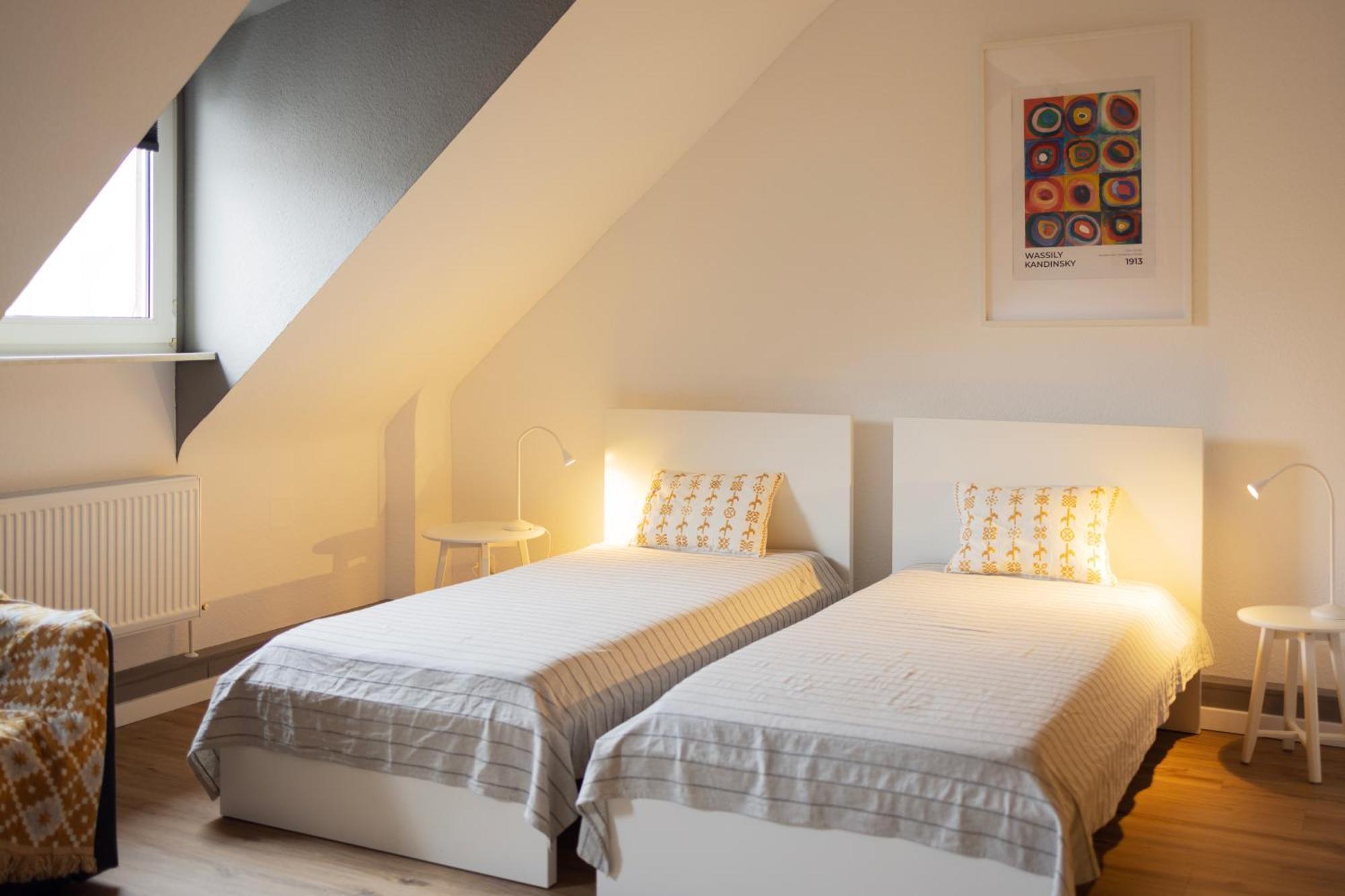Апартаменты Big Flat With Fresh Renovation, Free Parking, Sonyps, Netflix Дуйсбург Экстерьер фото