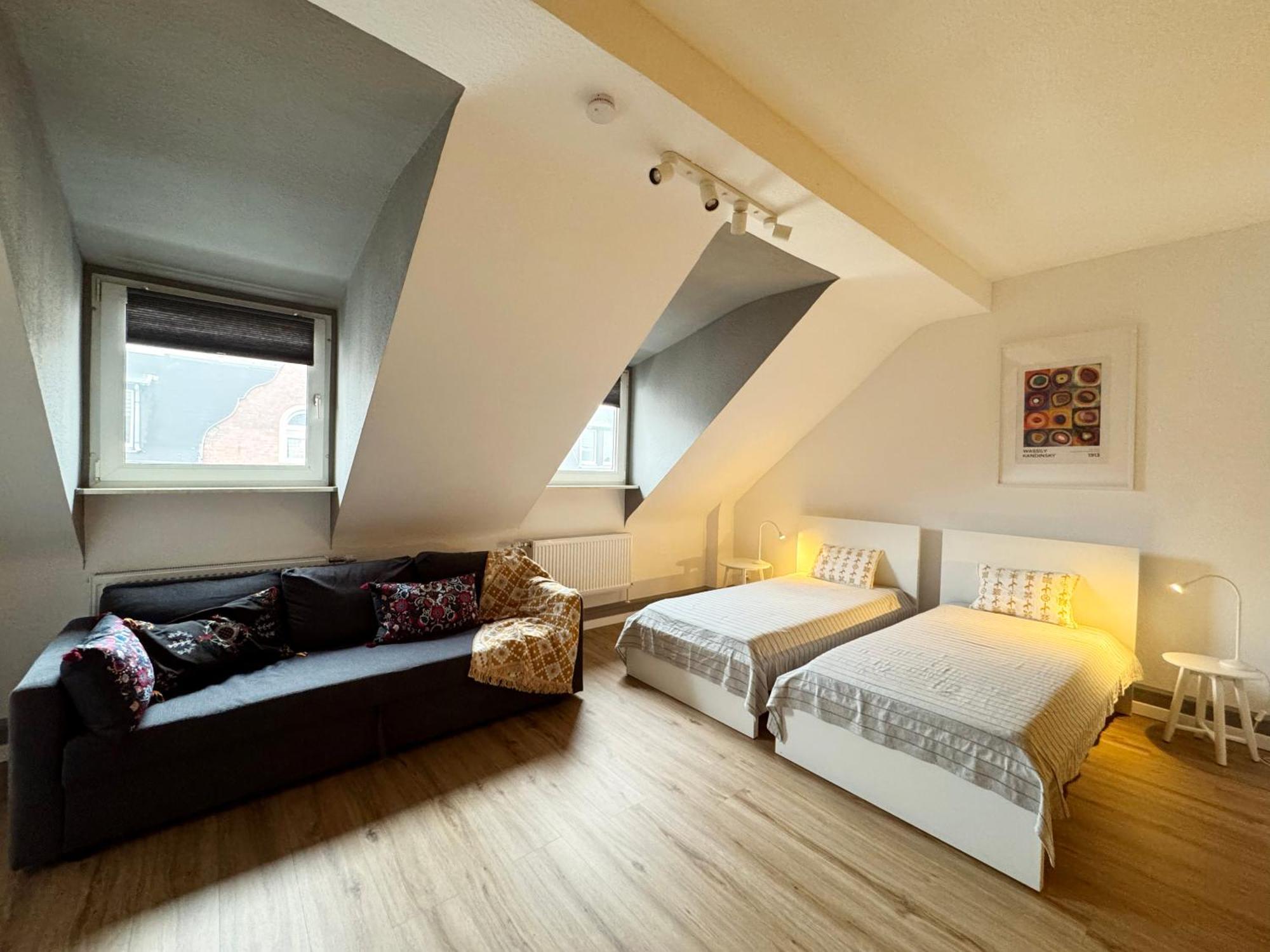 Апартаменты Big Flat With Fresh Renovation, Free Parking, Sonyps, Netflix Дуйсбург Экстерьер фото